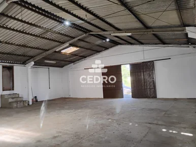 Barracão De 180m² No Contorno