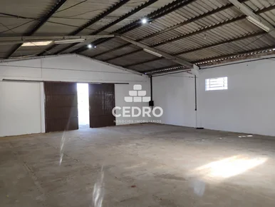 Barracão De 180m² No Contorno