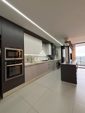 Apartamento Com 3 Quartos, Sendo 1 Suíte, No Centro