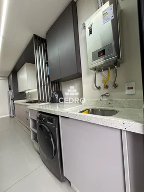 Apartamento Com 3 Quartos, Sendo 1 Suíte, No Centro
