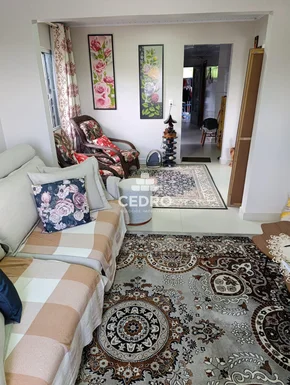 Casa Com 3 Quartos Em Uvaranas