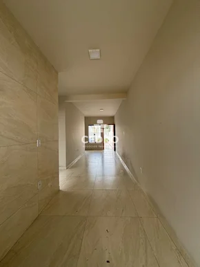 Casa Com 3 Quartos, Sendo 1 Suíte, Em Oficinas