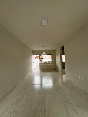 Casa Com 3 Quartos, Sendo 1 Suíte, Em Oficinas
