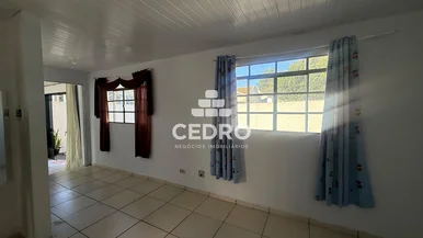 Casa Com 2 Quartos No Contorno