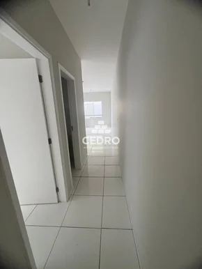 Casa Com 2 Quartos No Contorno
