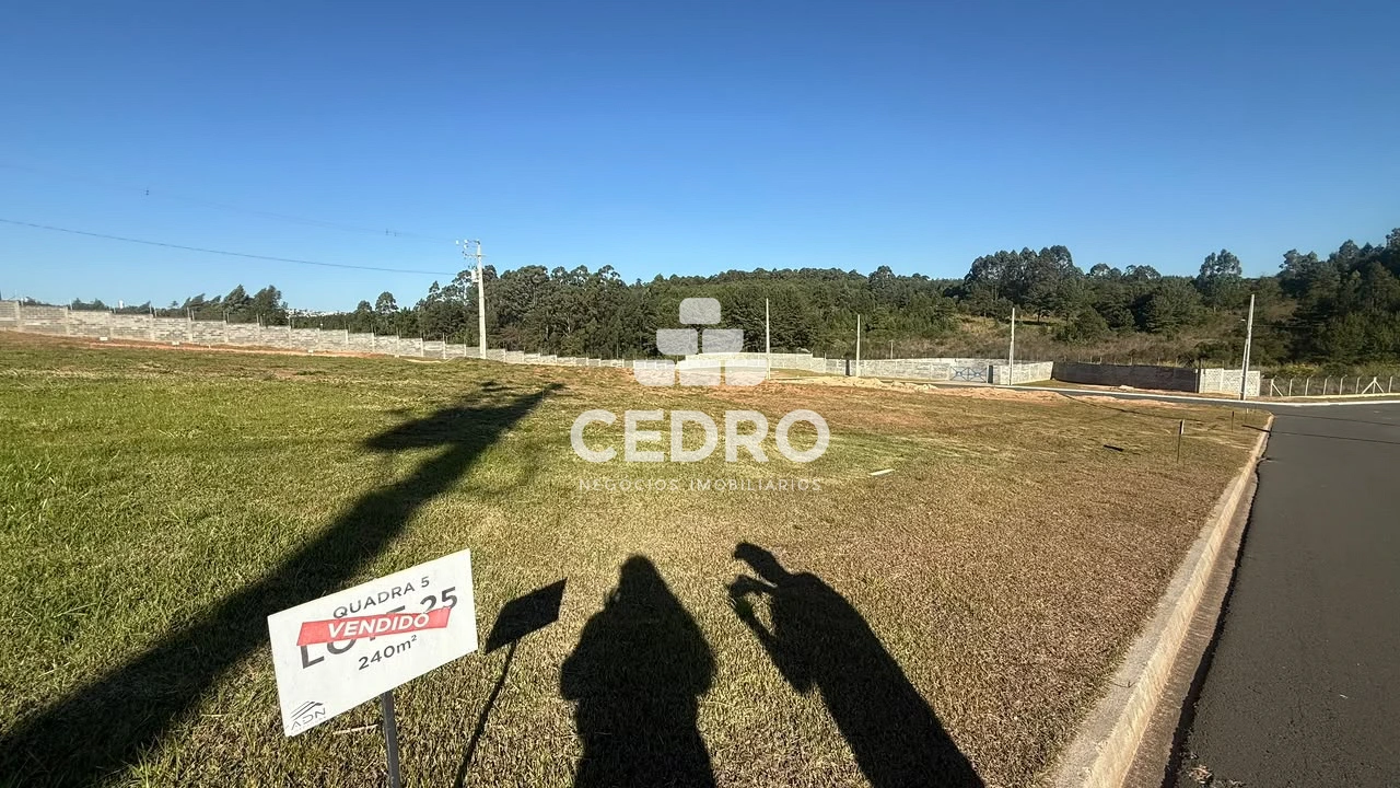 Terreno De 240m² No Contorno
