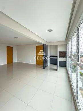 <strong>Apartamento com 3 quartos, sendo 1 suíte, na Vila Estrela</strong>