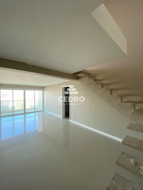 <strong>Cobertura duplex com 3 quartos, sendo 1 suíte, no Centro</strong>