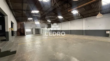 Barracão De 310m² Na Nova Russia