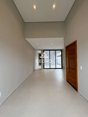 Casa Com 3 Quartos, Sendo 1 Suíte, Em Uvaranas