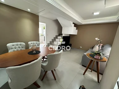 Sobrado Com 3 Quartos, Sendo 1 Suíte, Na Vila Estrela