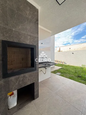 Casa Com 3 Quartos, Sendo 1 Suíte, No Le Parc