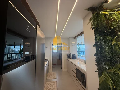 Apartamento Com 3 Suítes Para Venda Em Itapema Sc