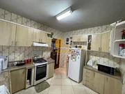 <strong>Casa com suíte no Jardim dos Bancários.</strong>