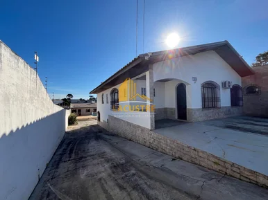 <strong>Casa com suíte e piscina no Jardim das Nações, Castro PR.</strong>