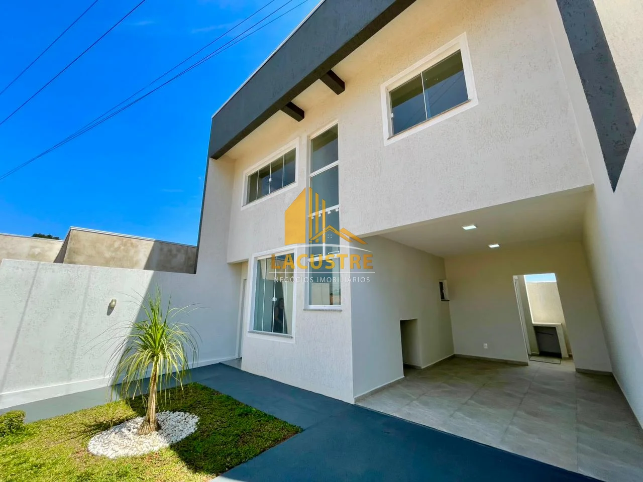 <strong>Sobrado com dois quartos, Lacustre, Castro PR.</strong>