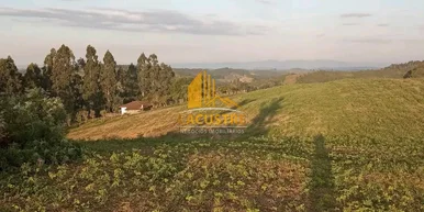 <strong>Chácara em Castro à venda</strong>