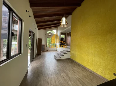 <strong>Casa com 03 quartos, Centro, Castro PR.</strong>