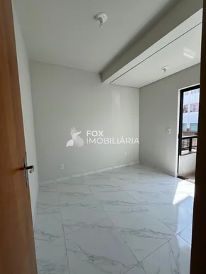 Sobrado à Venda No Bairro Estrela