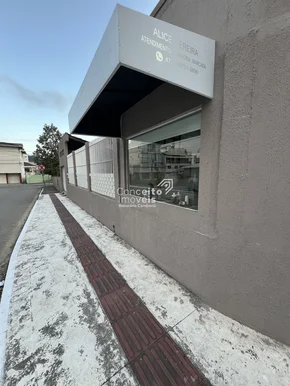 <strong>Casa de esquina com sala comercial (aceita permuta)</strong>