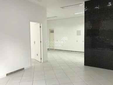 <strong>Edifício Coliseum - Sala comercial no Centro</strong>