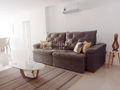 <strong>Zürich Residence - Meia Praia</strong>