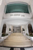 <strong>Sala comercial com grande espaço para serviços e saúde</strong>