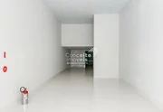 <strong>Loja comercial no edifício Skyline - Pioneiros</strong>