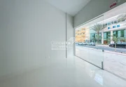 <strong>Loja comercial no edifício Skyline - Pioneiros</strong>