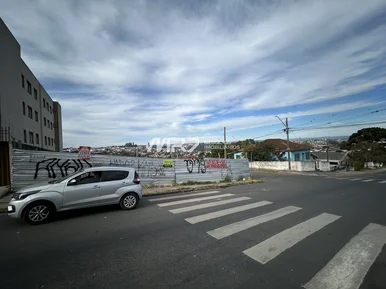 Terreno Esquina Avenida Ana Rita - Uvaranas