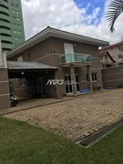 <strong>Casa comercial no centro com estacionamento próprio.</strong>