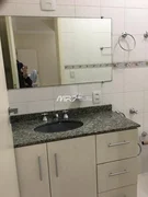 <strong>Casa comercial no centro com estacionamento próprio.</strong>