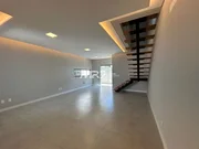 <strong>Amplo Sobrado no Jardim América - 3 suítes.</strong>