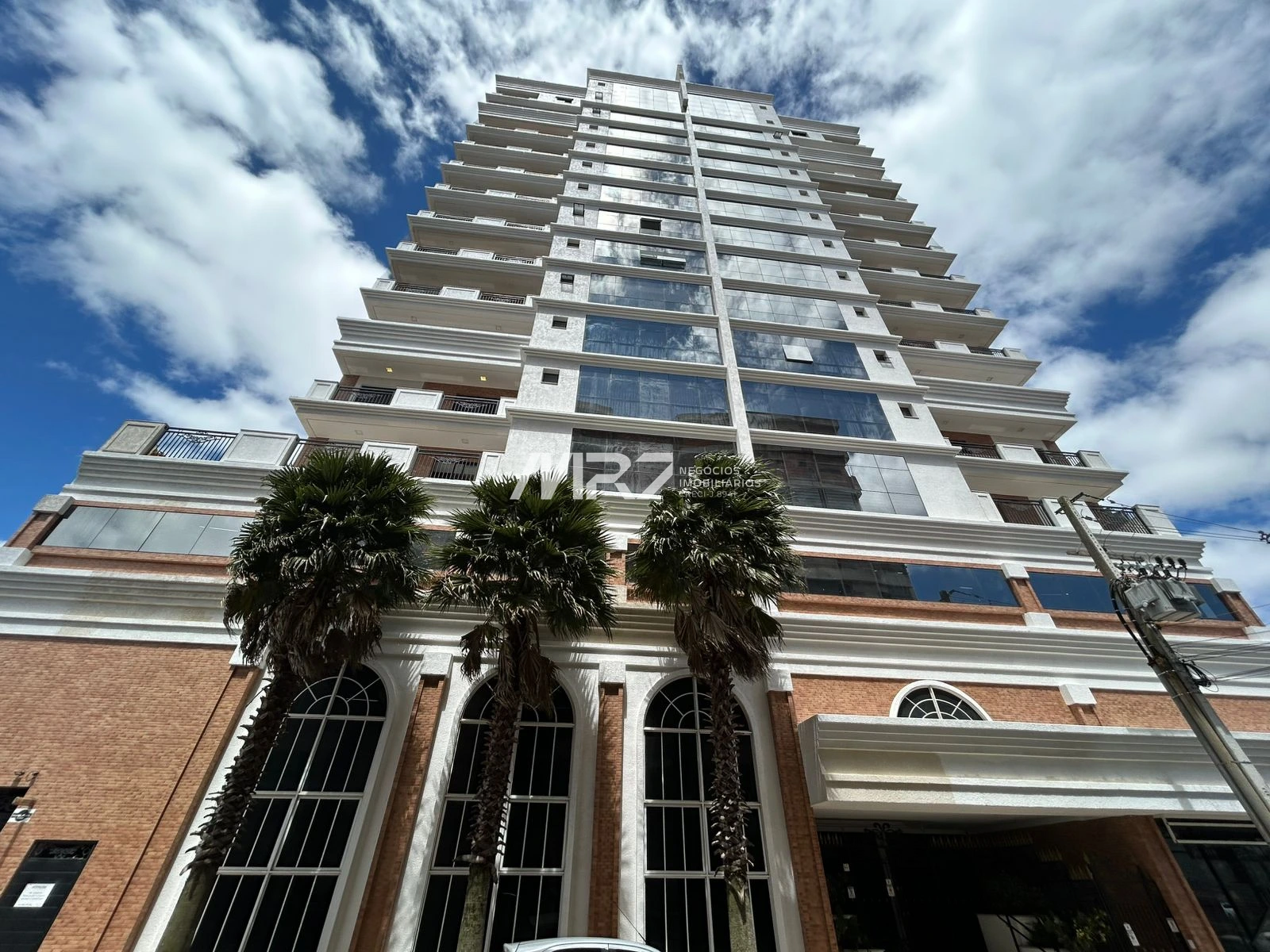 Ed. London Place, Alto Padrão No Jardim Carvalho - 3 Suítes