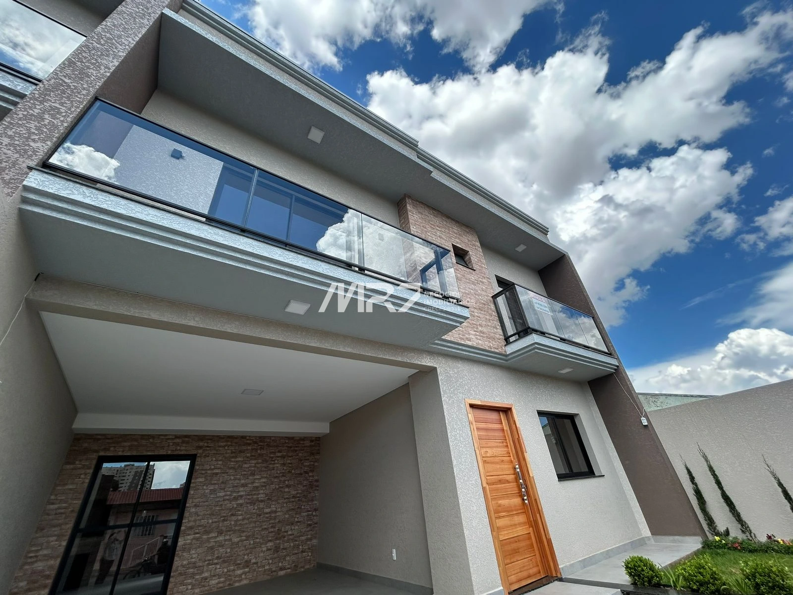 Sobrado No Jardim Carvalho - 3 Suítes