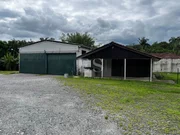 <strong>Galpão</strong>&nbsp;<small>(3 dormit&oacute;rios sendo 1 su&iacute;te)</small>