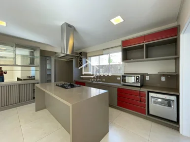 <strong>CASA À VENDA NO CONDOMÍNIO LA DEFENSE</strong>