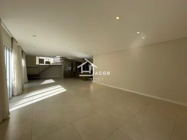 Casa à Venda No Condomínio La Defense