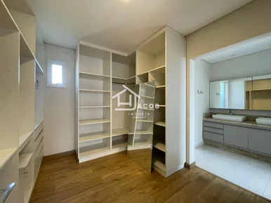 Casa à Venda No Condomínio La Defense