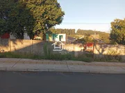 <strong>CASA COM TERRENO À VENDA NO JARDIM PARAÍSO</strong>