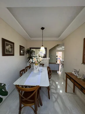 Sobrado Triplex à Venda- No Nova Rússia