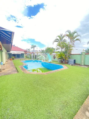 Casa  à  Venda No Jardim Carvalho