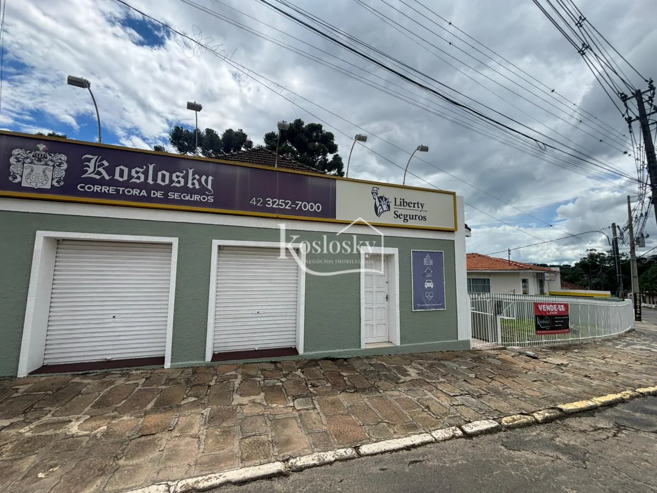 <strong>Terreno urbano com ponto comercial e casa em alvenaria</strong>