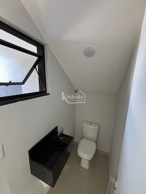 <strong>Triplex em condomínio na Colônia Francesa</strong>