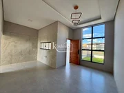 <strong>Casa com 3 quartos (1 suíte) à venda no Lily Bacila</strong>