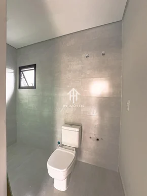 Casa Em Condomínio Com Piscina