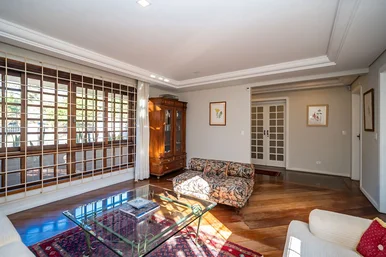 <strong>Casa espetacular no Hugo Lange 465m²</strong>