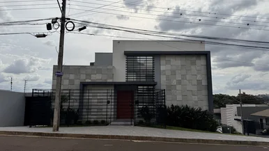 <strong>Conceito Imóveis Vende Casa Alto Padrão - 3 Suítes.</strong>