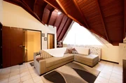 <strong>Conceito Imóveis Vende Sobrado Triplex no Bacacheri.</strong>