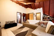 <strong>Conceito Imóveis Vende Sobrado Triplex no Bacacheri.</strong>